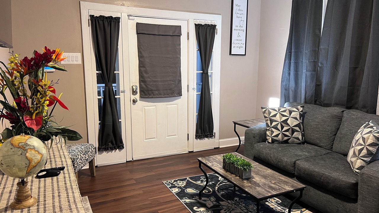 Photo of Livingroom in Holy Cross District