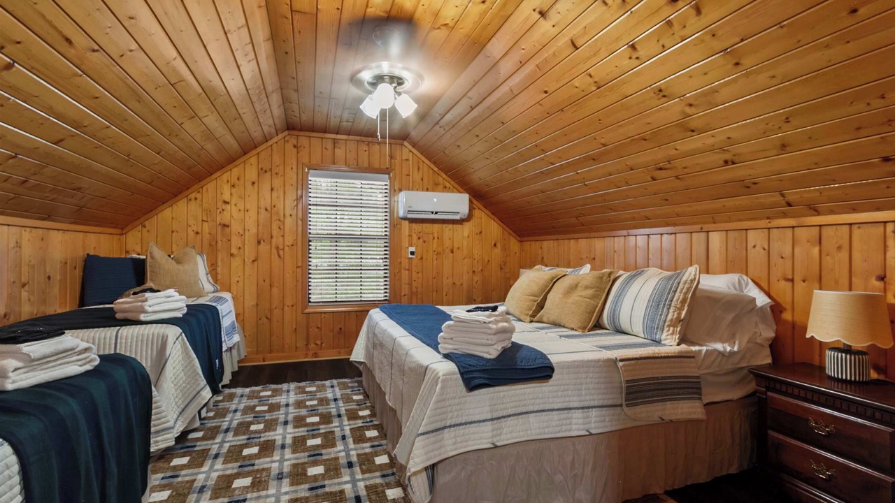 Photo of Bedroom in Northport