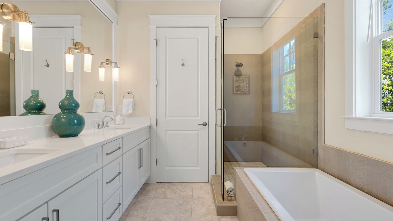 Photo of Bathroom in Lakeside at Blue Mountain Beach