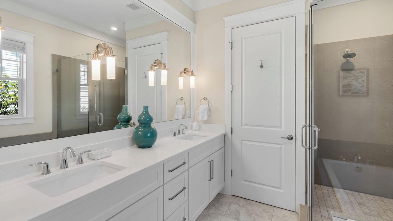 Photo of Bathroom in Lakeside at Blue Mountain Beach
