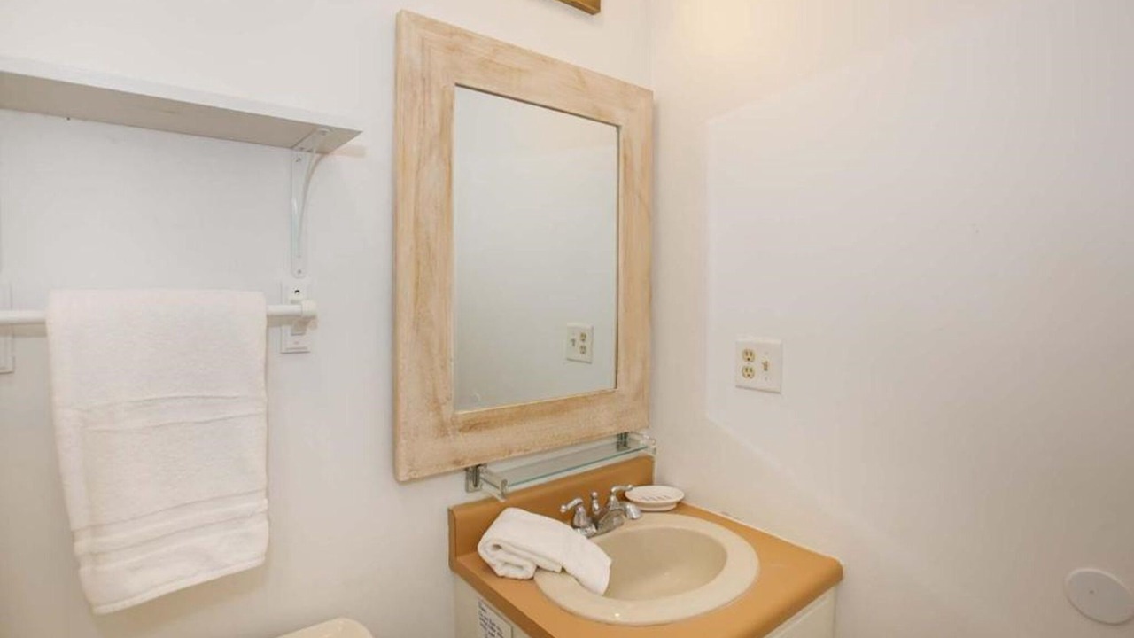 Photo of Bathroom in Lillian