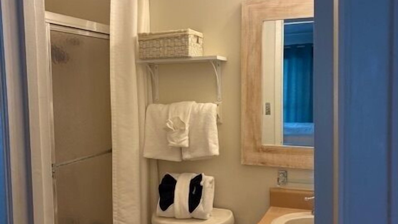 Photo of Bathroom in Lillian