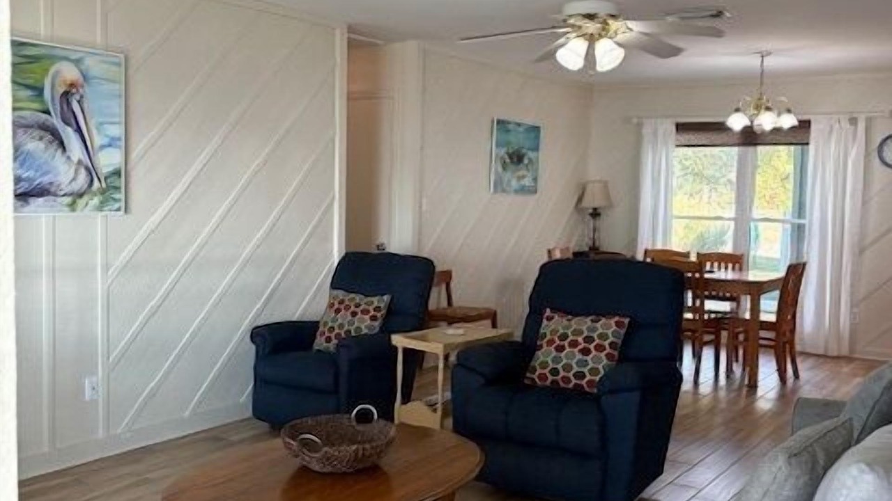 Photo of Livingroom in Lillian