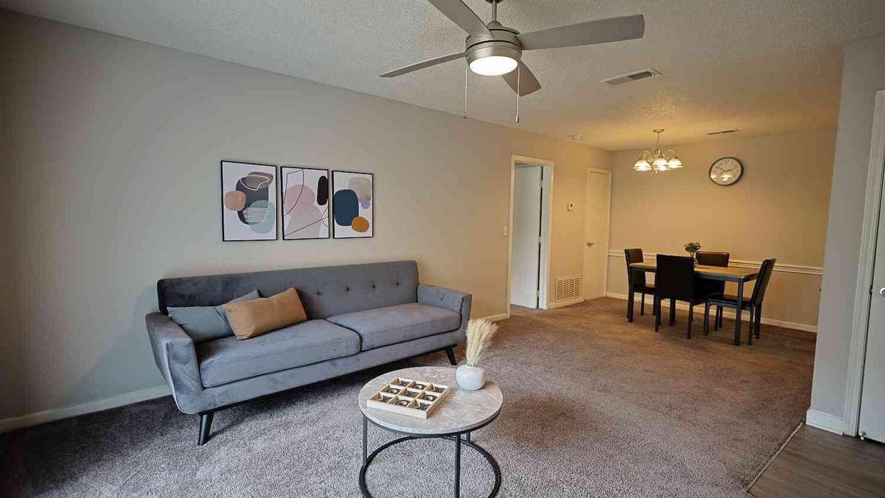 Photo of Livingroom in Tougaloo