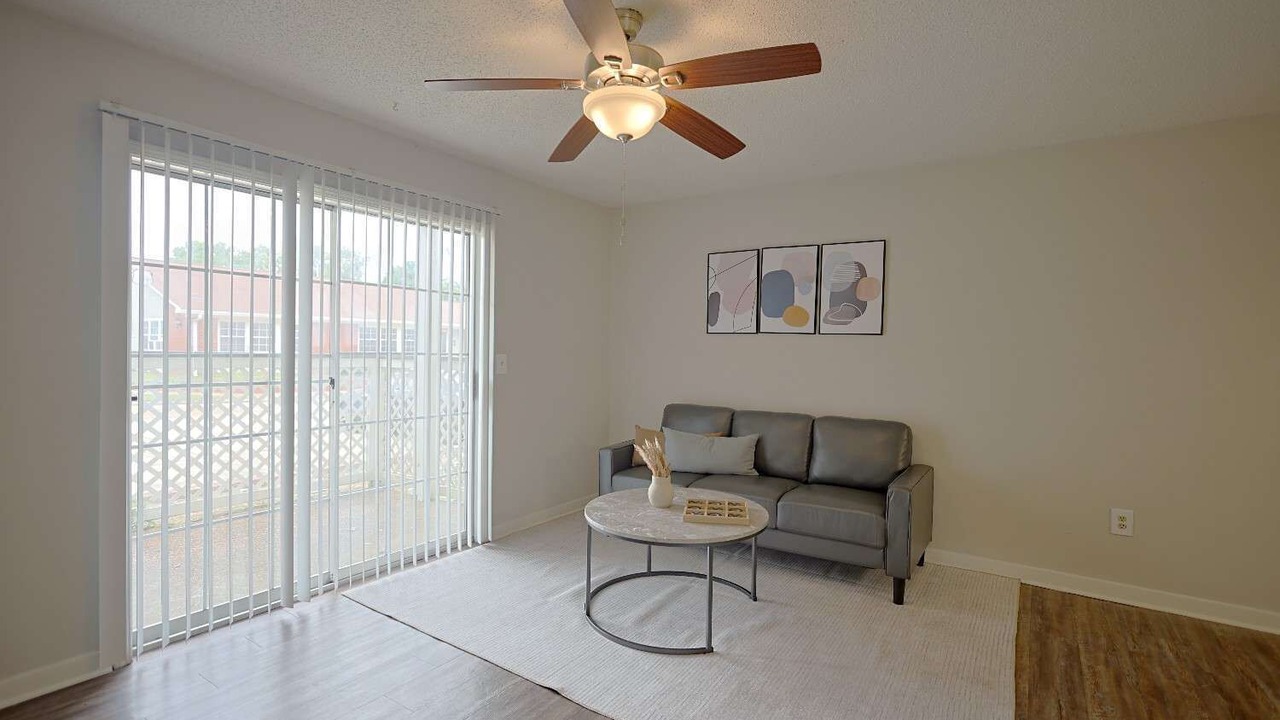 Photo of Livingroom in Tougaloo