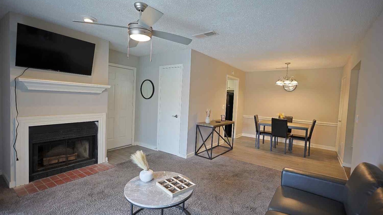Photo of Livingroom in Tougaloo