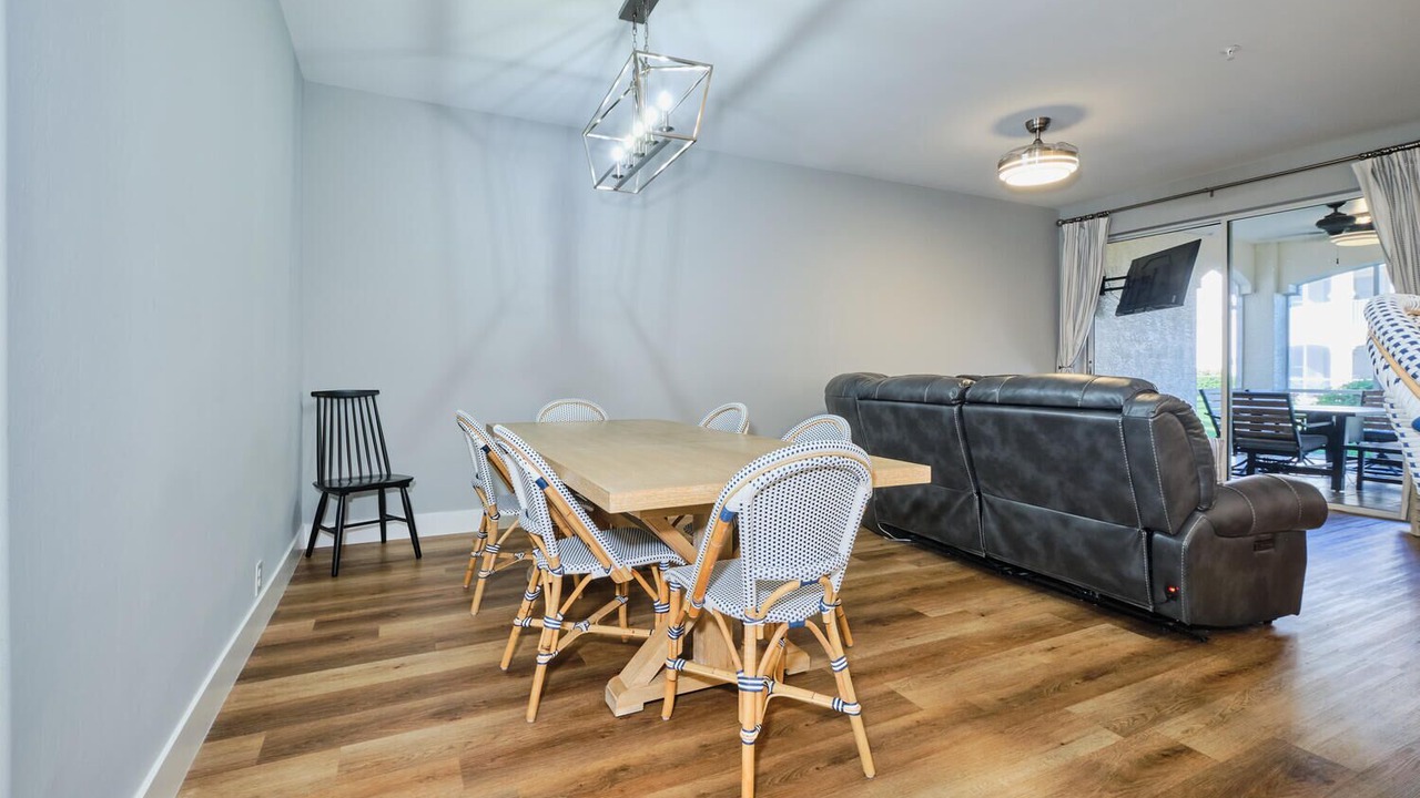 Photo of Livingroom in Tropical Cove