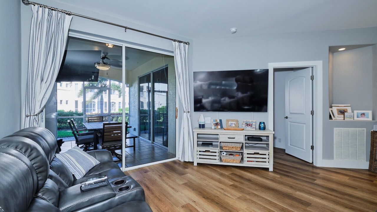 Photo of Livingroom in Tropical Cove