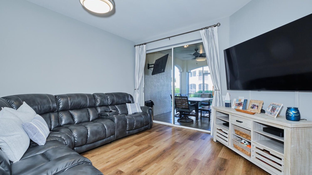 Photo of Livingroom in Tropical Cove