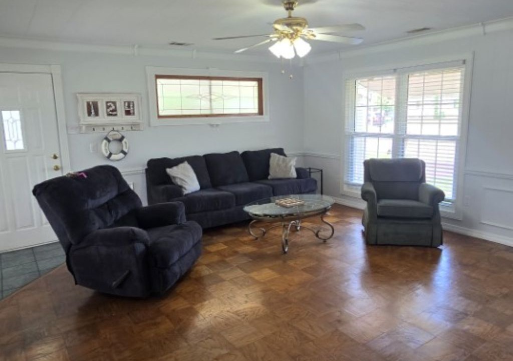 Photo of Livingroom in Long Beach