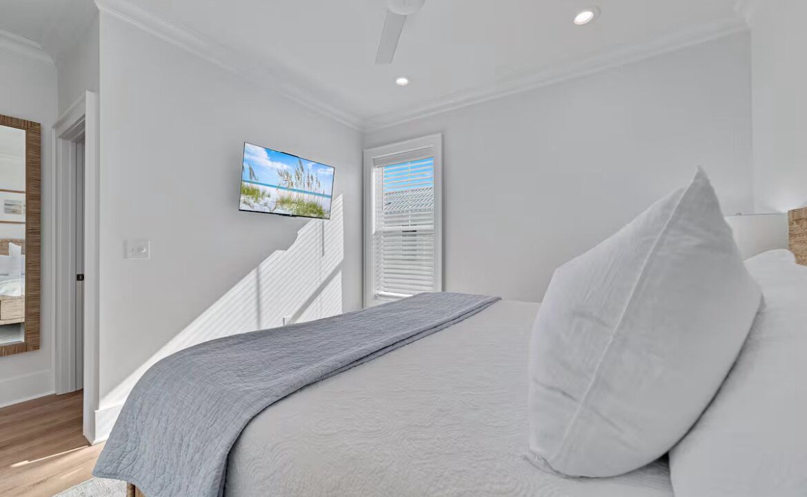 Photo of Bedroom in Gulf Shores