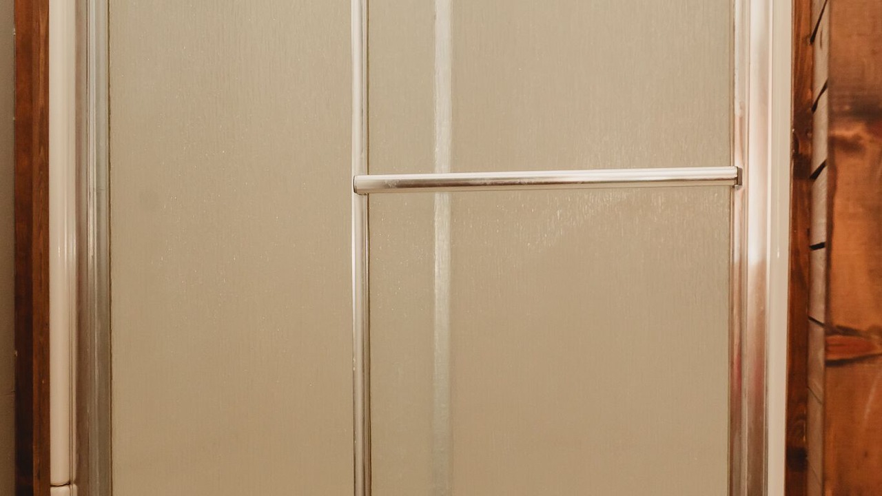 Photo of Bathroom in Redwood
