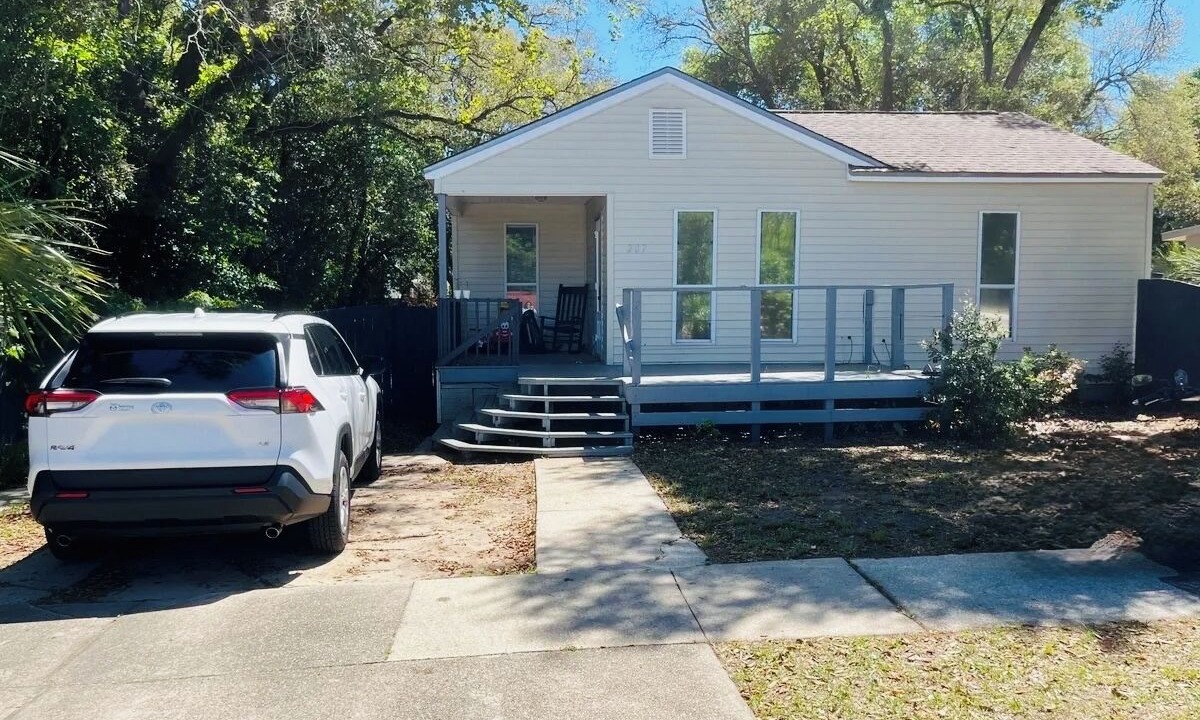 Photo of Outdoor in Myrtle Grove