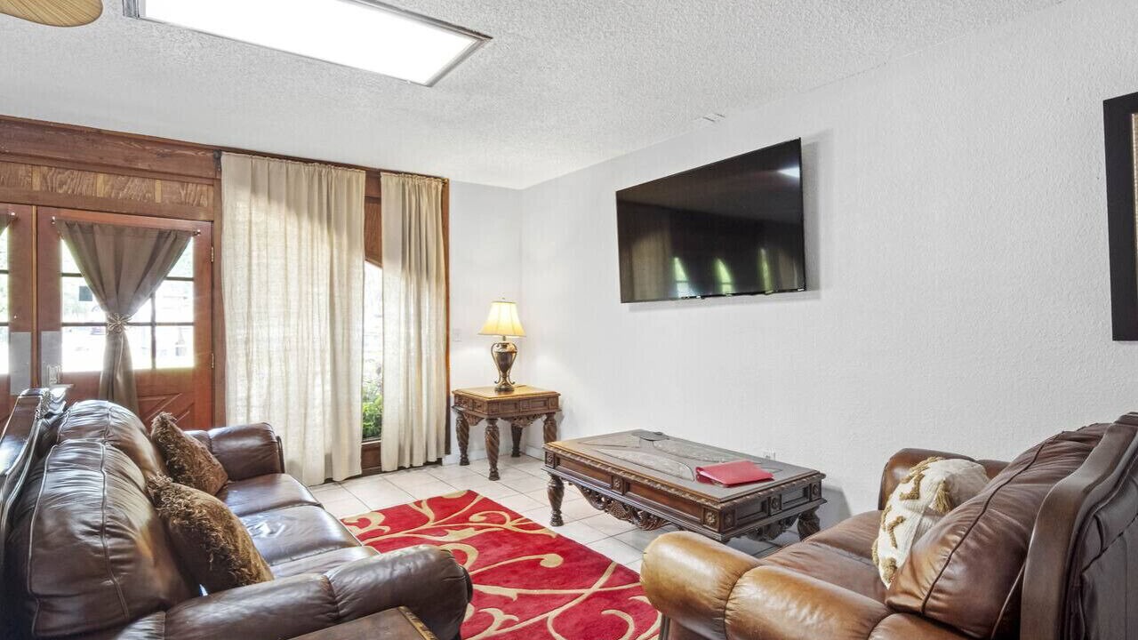 Photo of Livingroom in Durant
