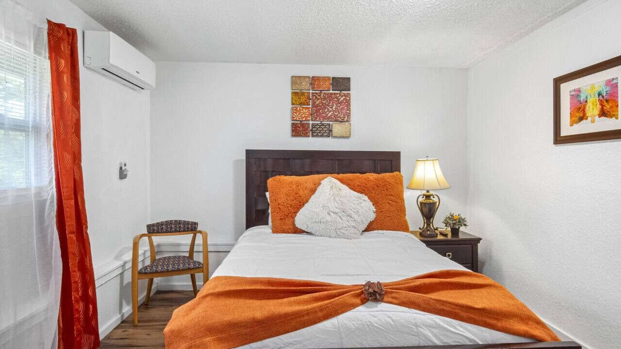 Photo of Bedroom in Durant