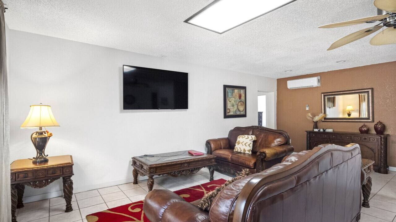 Photo of Livingroom in Durant