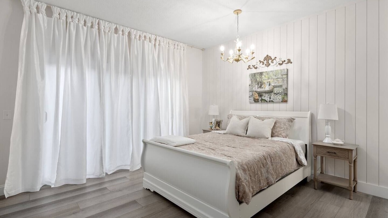 Photo of Bedroom in Long Beach