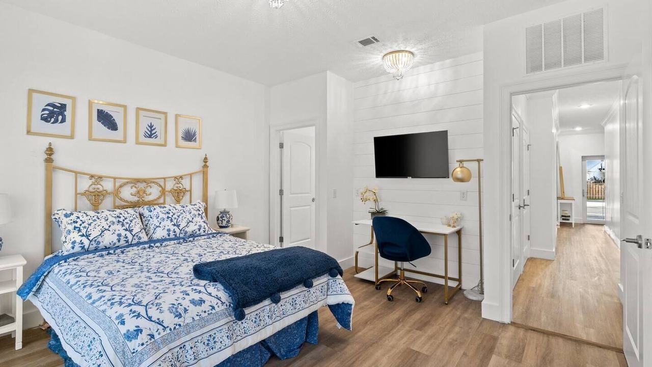 Photo of Bedroom in Long Beach