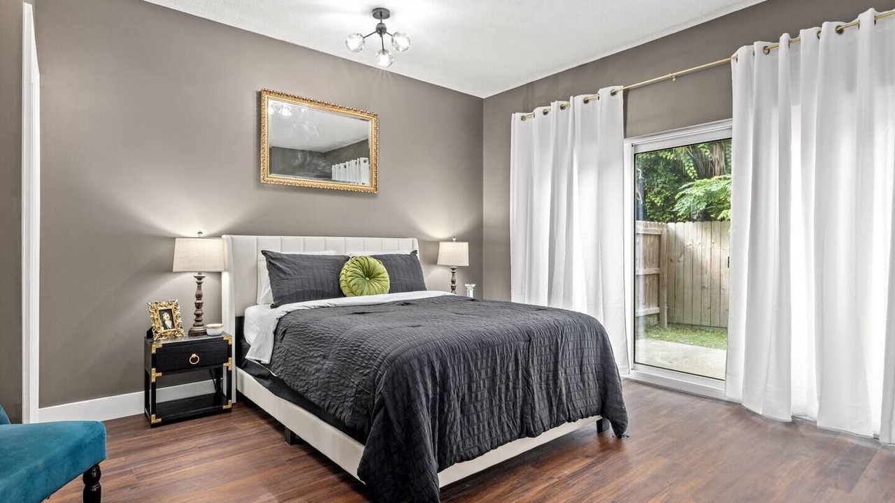 Photo of Bedroom in Long Beach