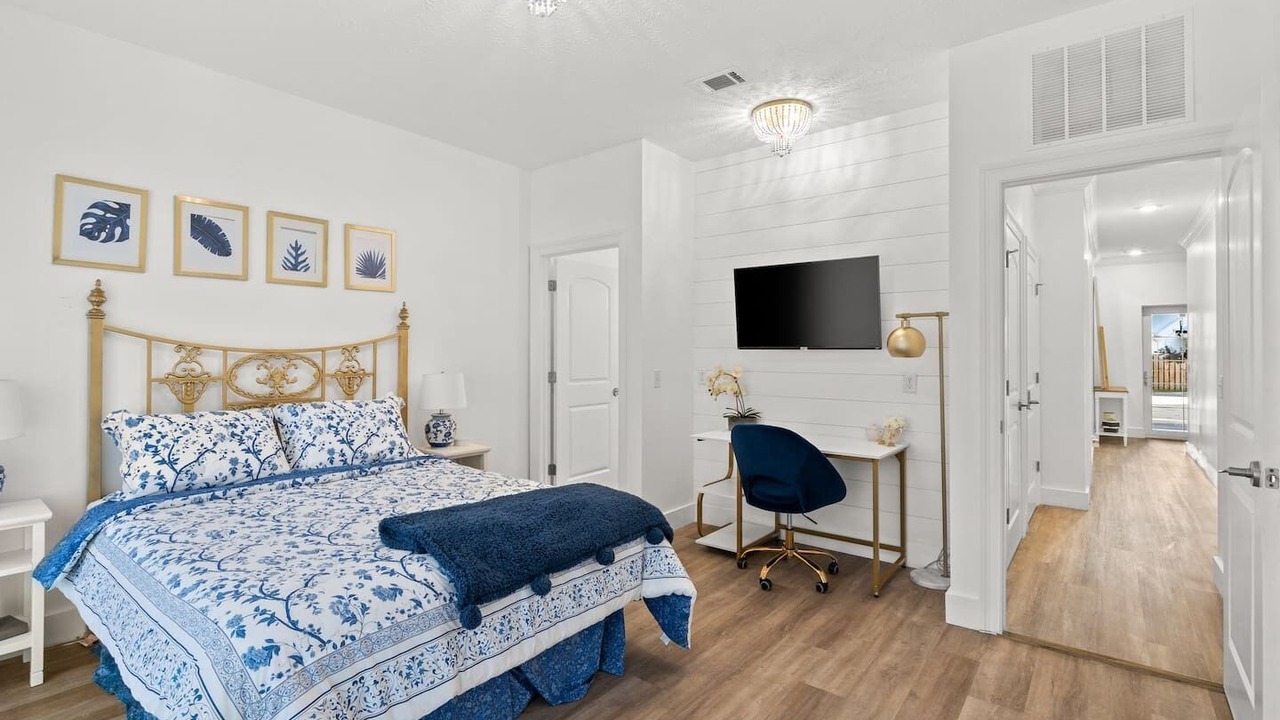 Photo of Bedroom in Long Beach