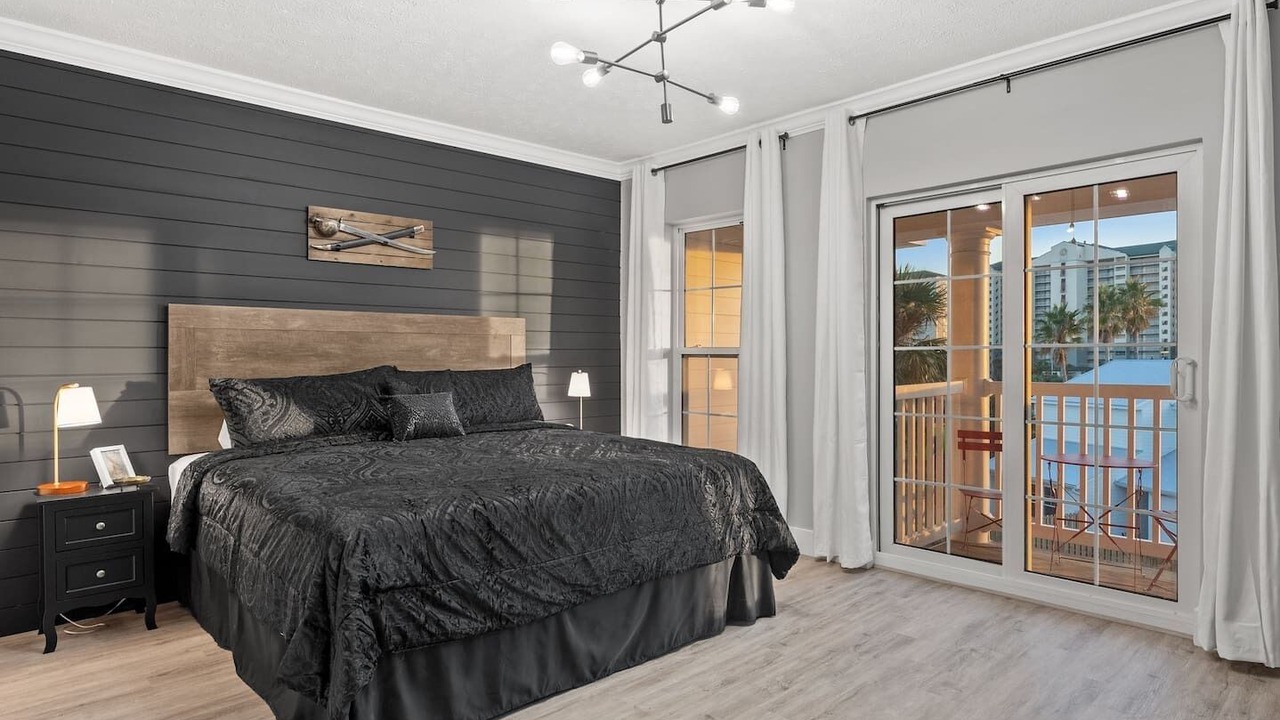 Photo of Bedroom in Long Beach