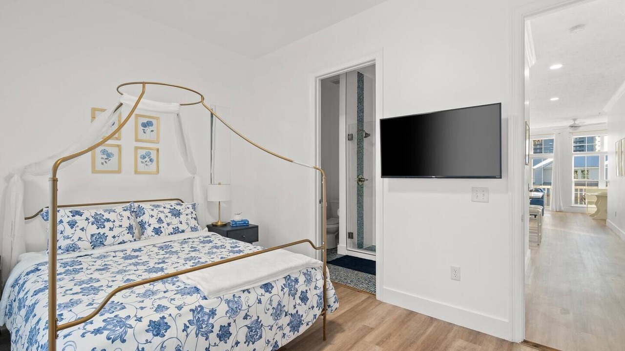 Photo of Bedroom in Long Beach