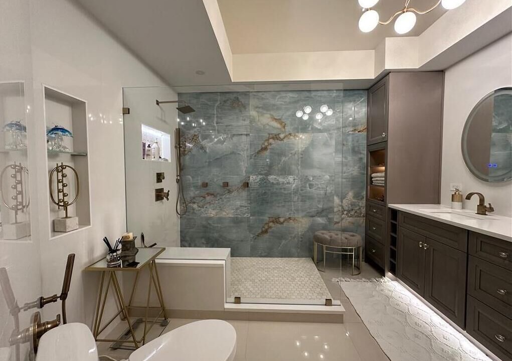 Photo of Bathroom in Park Shore