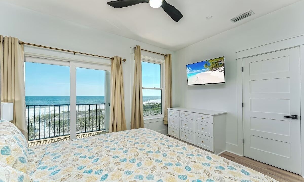 Photo of Bedroom in Mexico Beach