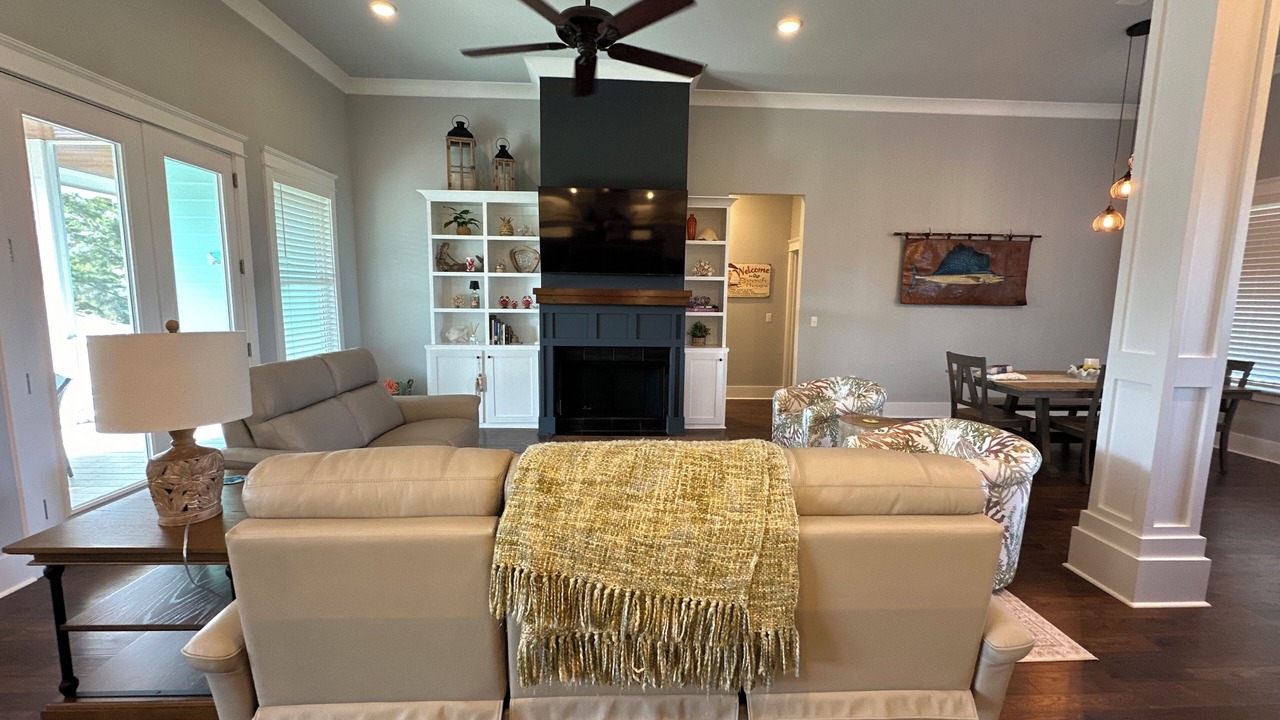 Photo of Livingroom in Long Beach