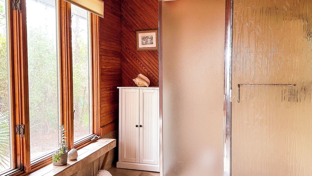 Photo of Bathroom in Plantation