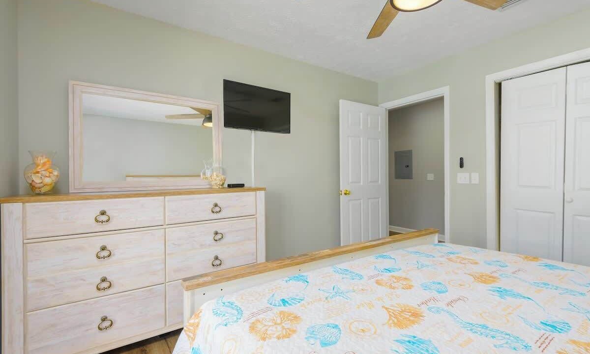 Photo of Bedroom in Gulf Lagoon Beach