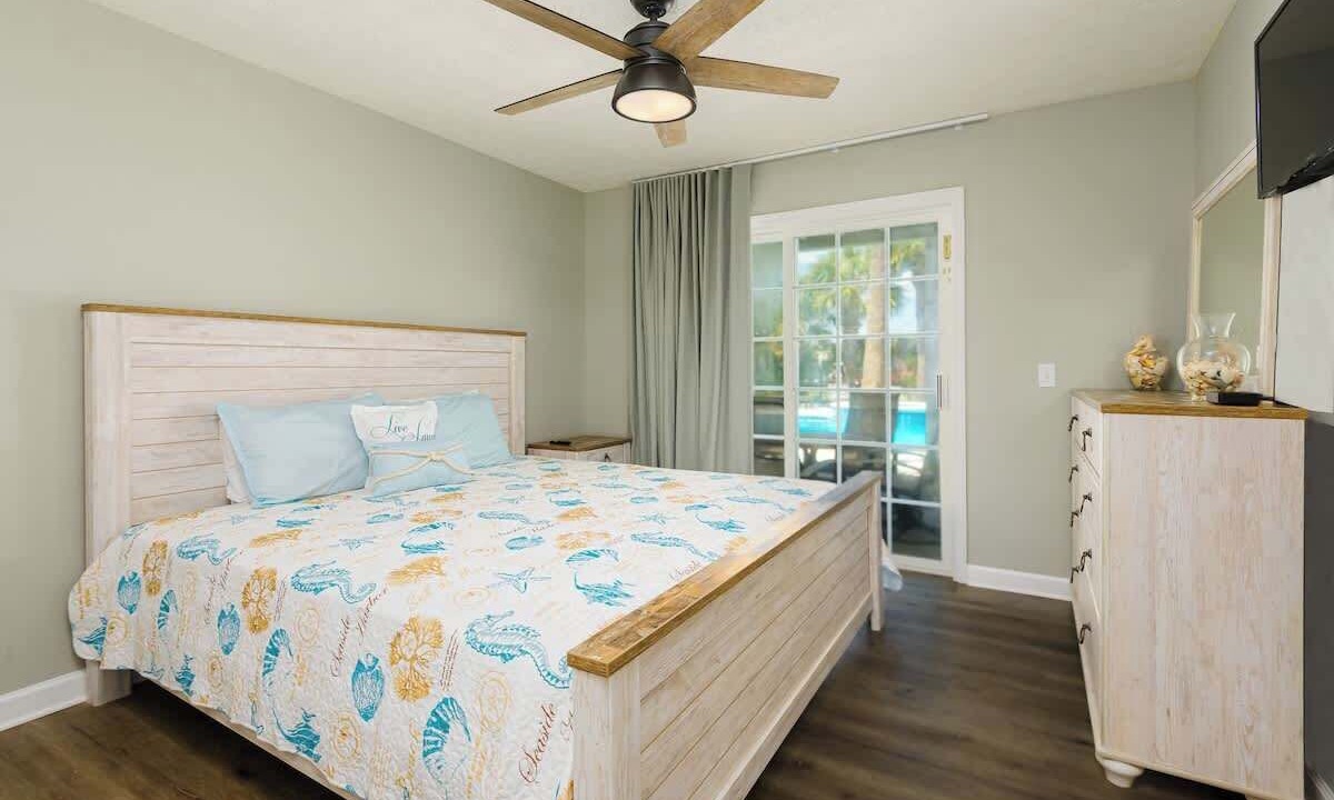 Photo of Bedroom in Gulf Lagoon Beach