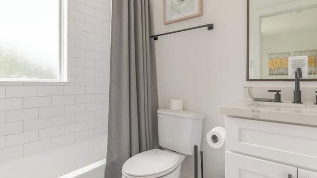 Photo of Bathroom in South Central Houston
