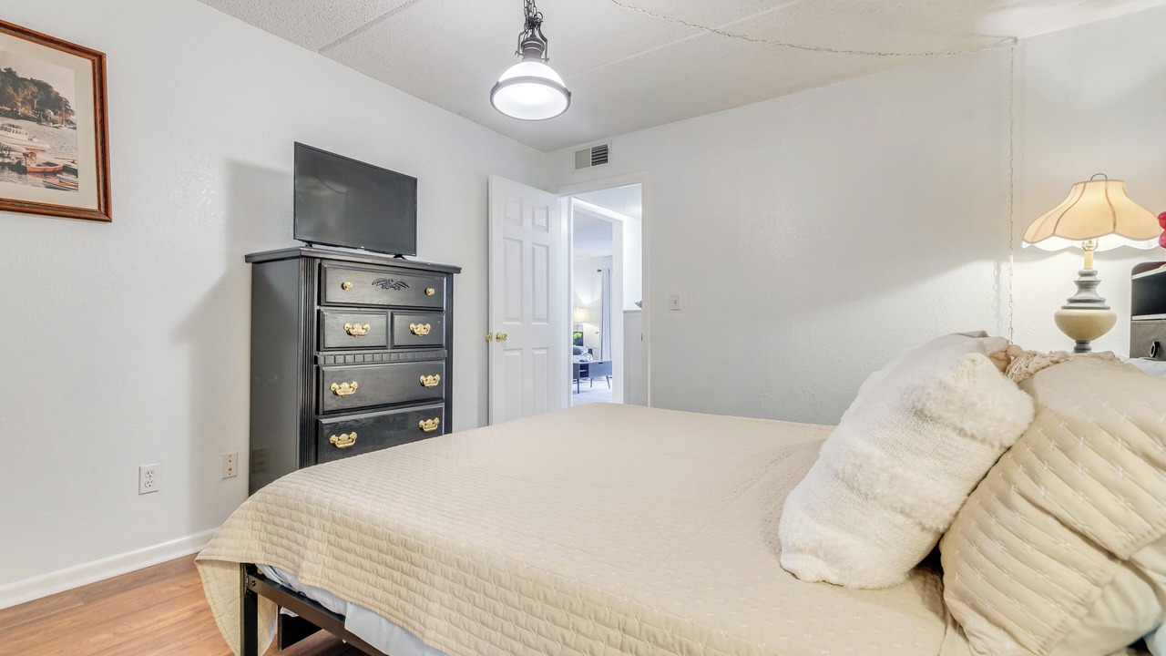Photo of Bedroom in Mary Esther
