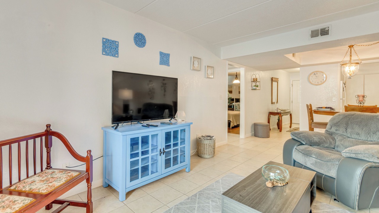 Photo of Livingroom in Mary Esther