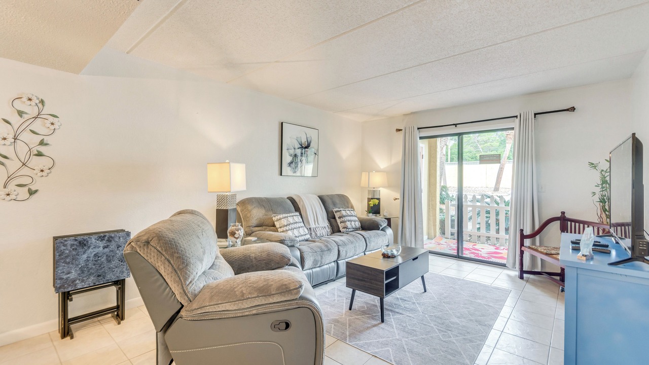 Photo of Livingroom in Mary Esther