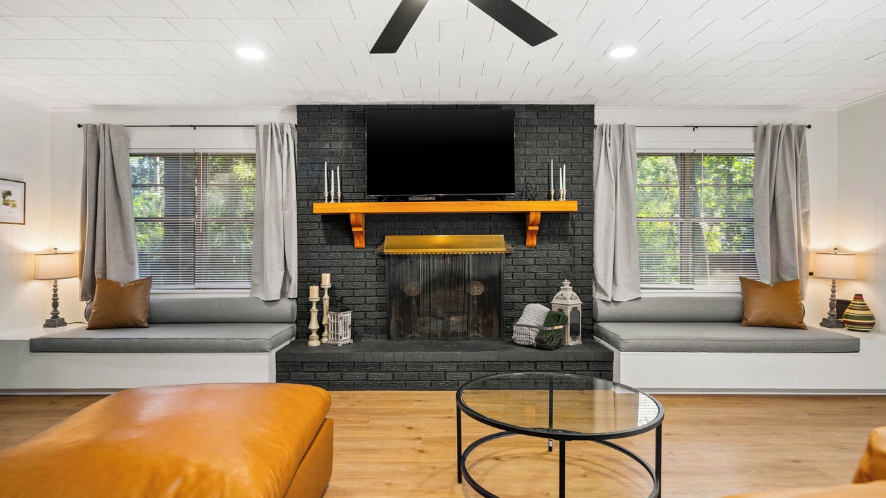 Photo of Livingroom in Pineville