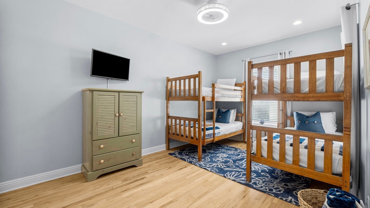 Photo of Bedroom in Crystal Beach