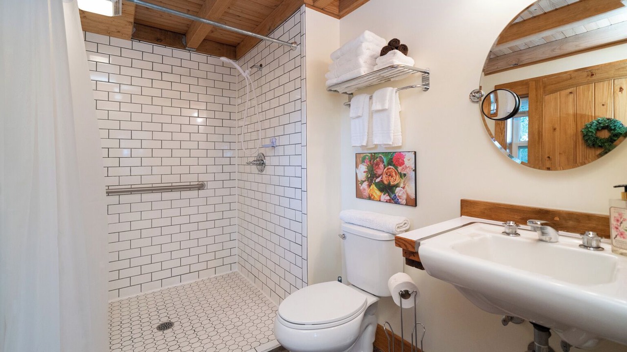 Photo of Bathroom in Ore City