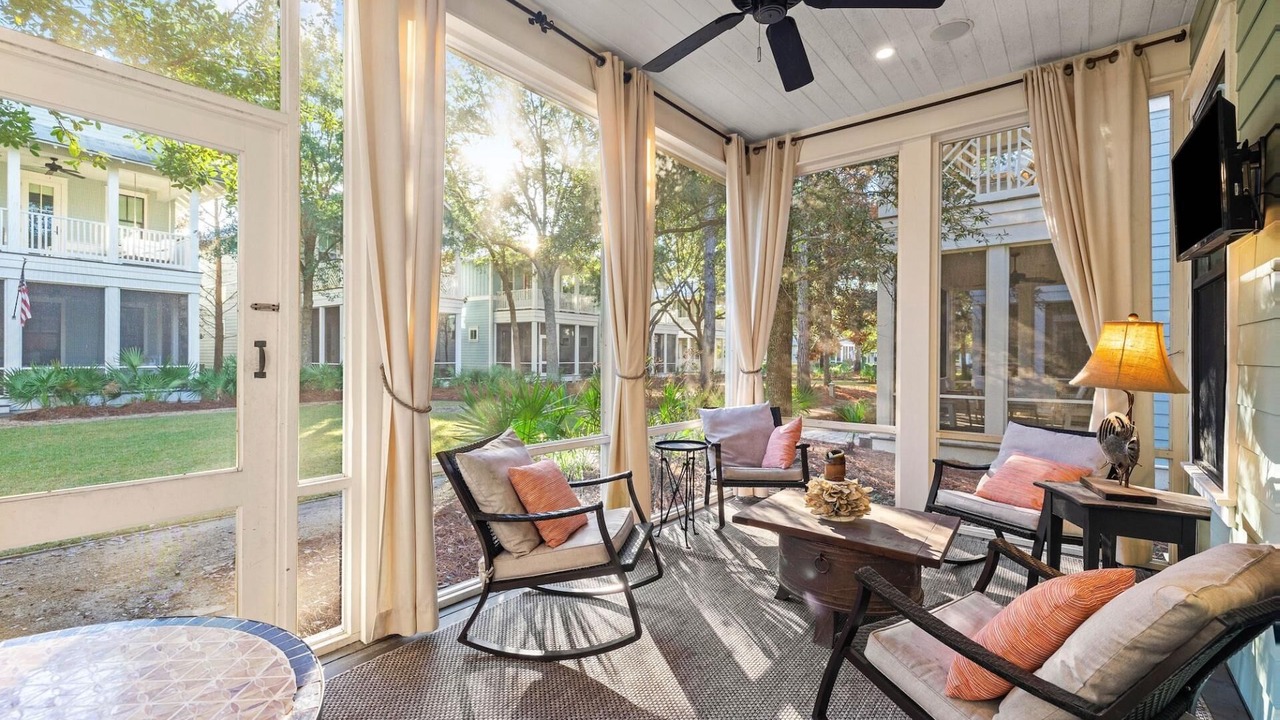 Photo of Livingroom in Sugarwood Beach