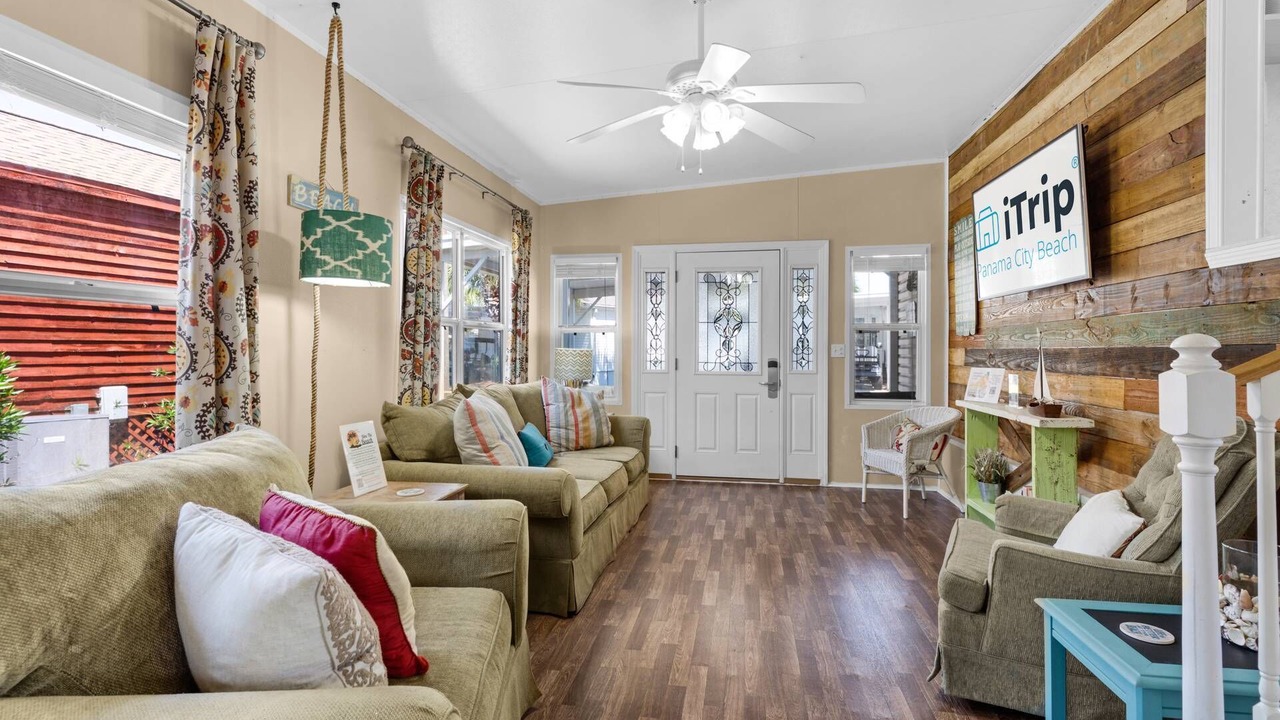Photo of Bedroom in Upper Grand Lagoon