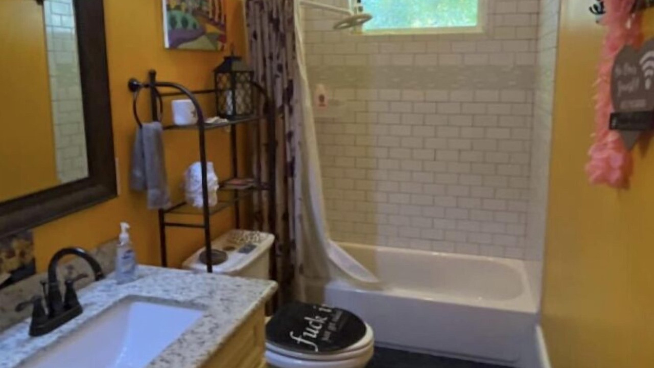 Photo of Bathroom in Tulane - Gravier