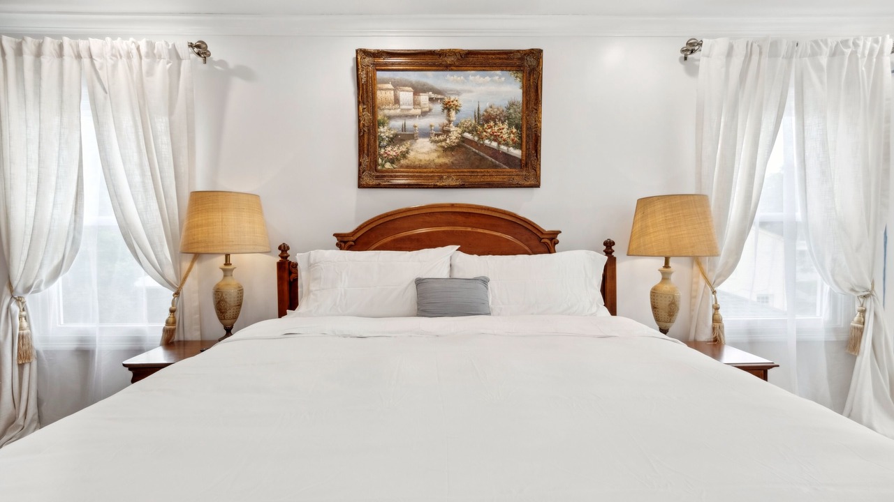 Photo of Bedroom in Broadmoor