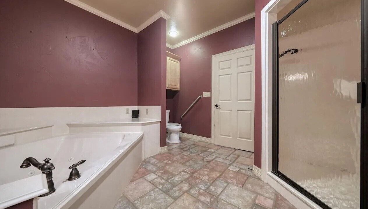 Photo of Bathroom in Whitehouse