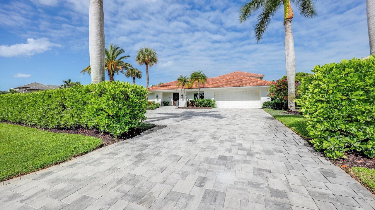 Photo of Outdoor in Park Shore