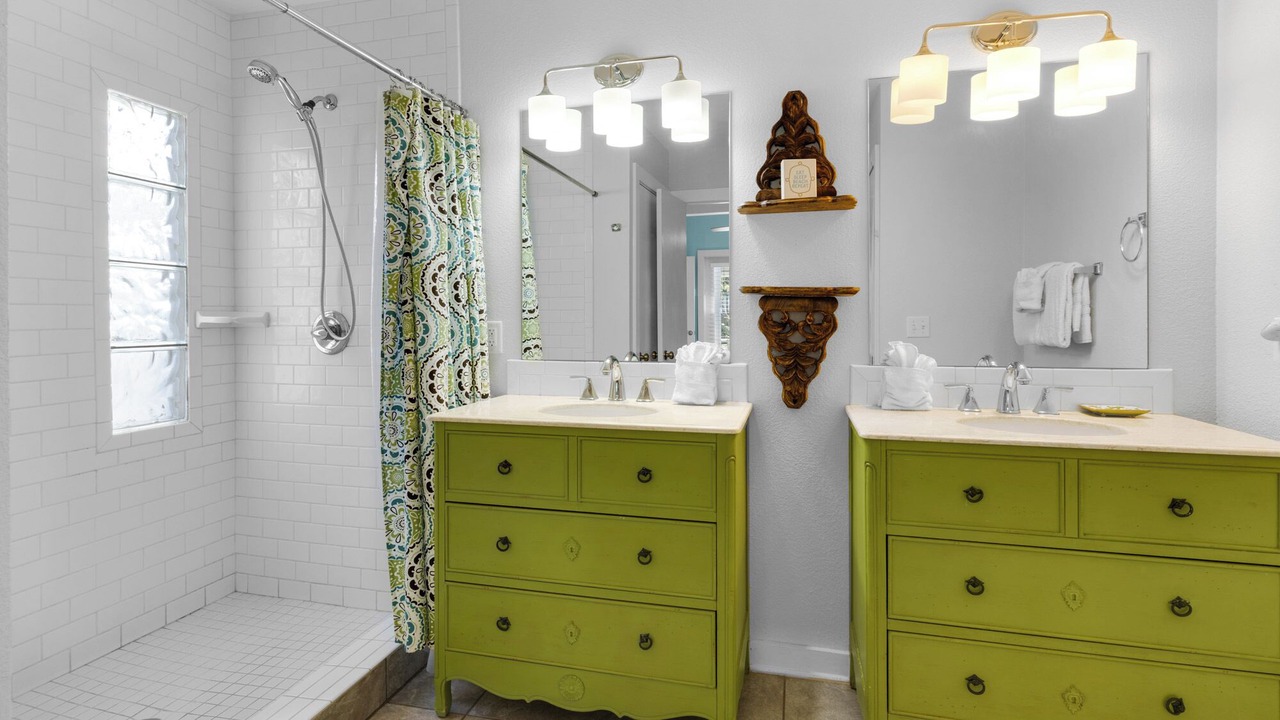 Photo of Bathroom in Gulfview Heights