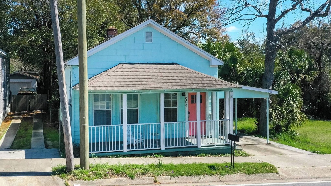 Photo of Outdoor in Old East Hill
