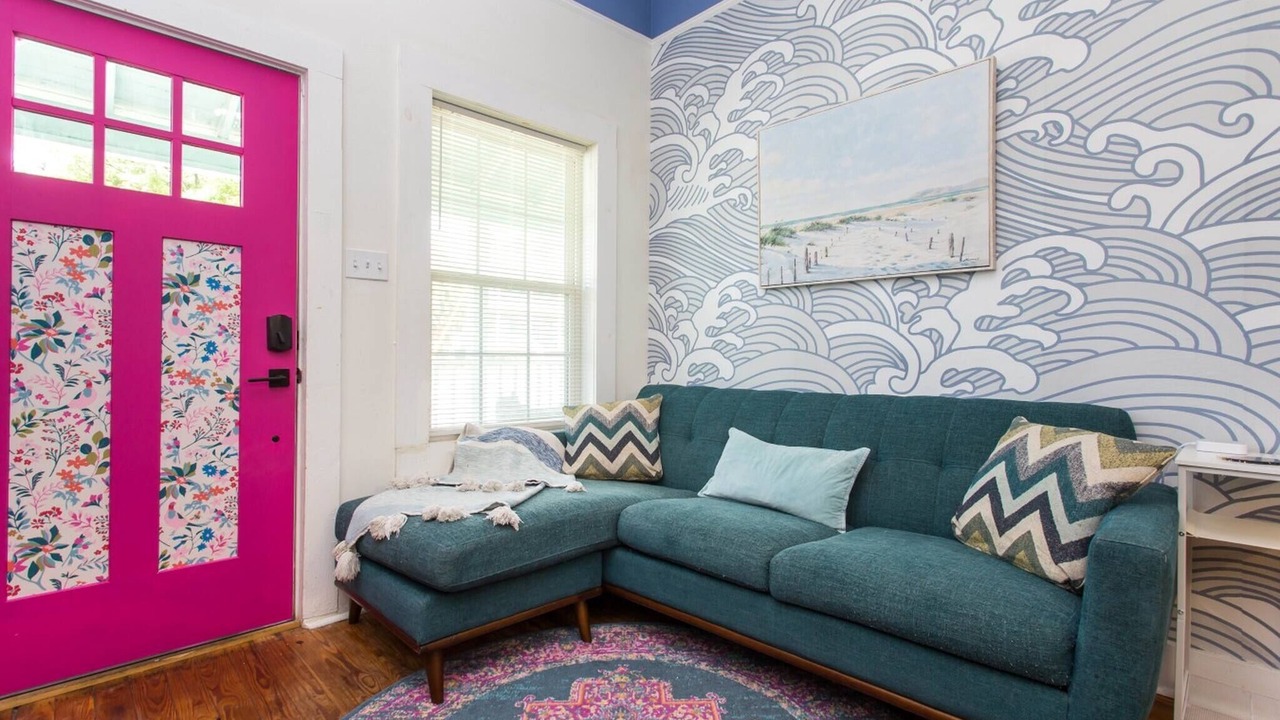 Photo of Livingroom in Old East Hill