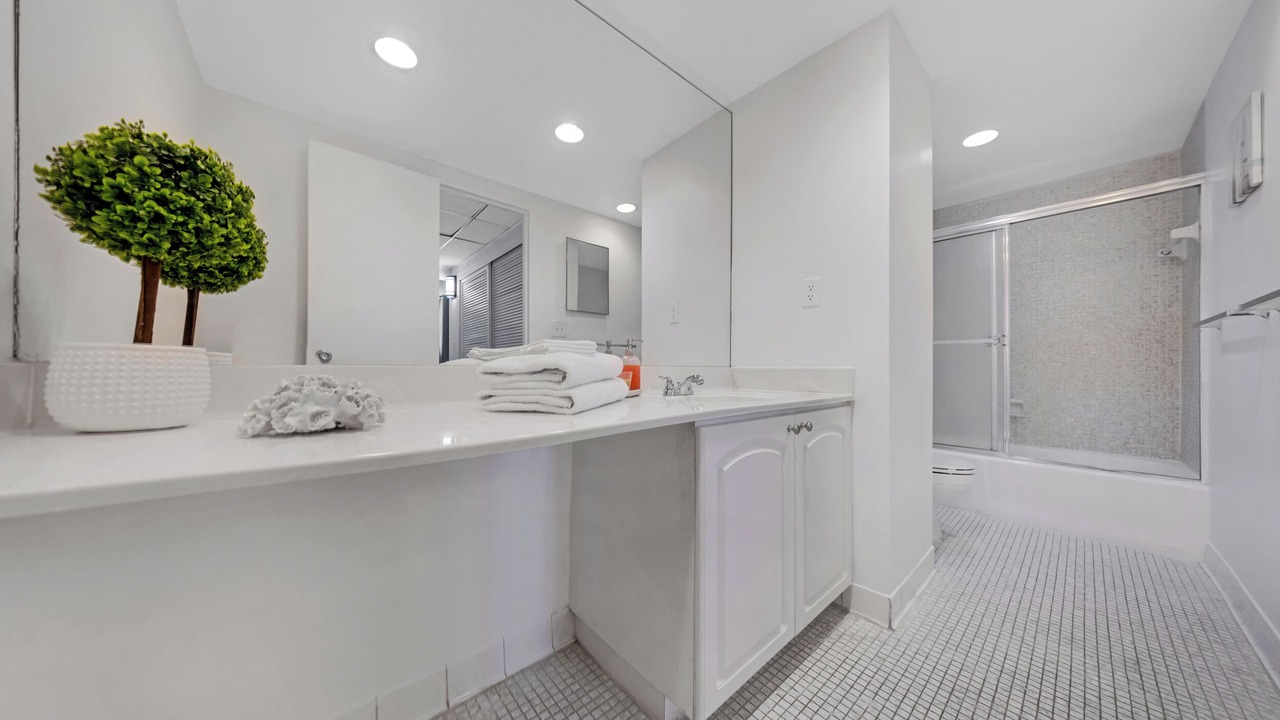 Photo of Bathroom in Hollywood South Central Beach