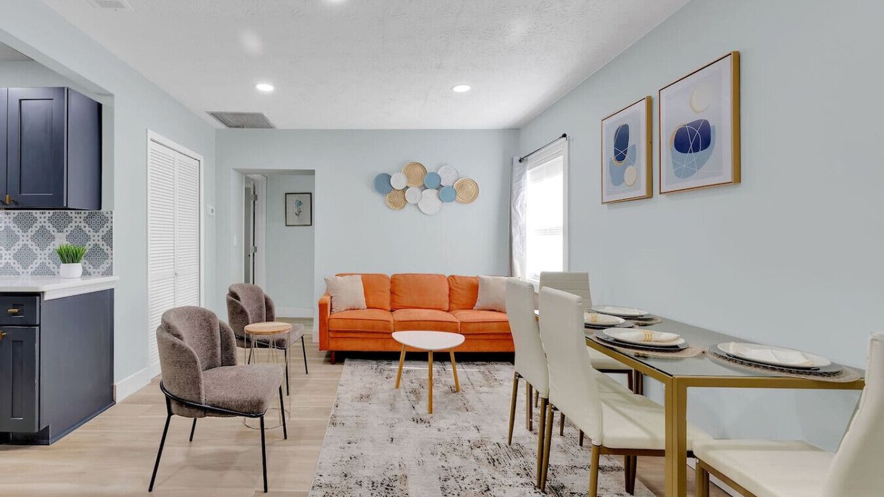 Photo of Livingroom in Jacksonville